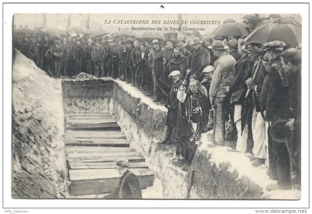 CPA - France 62 -  CATASTROPHE DES MINES DE COURRIERES - Bénédiction De La Fosse Commune  // - Henin-Beaumont