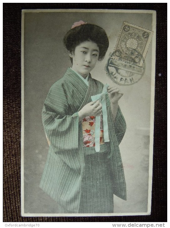 Femme Japonaise En Kimono , Geischas   ( Japan ) - Asia