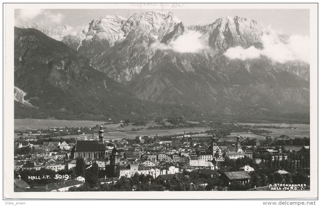 Alte AK Hall I. Tirol 1941, Blick Auf Den Ort Und Die Alpen - Hall In Tirol