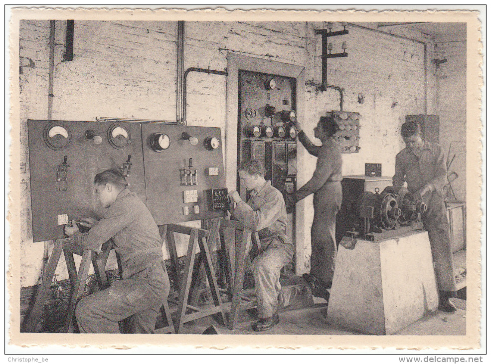 Menen, Meenen, Vrije St Lucas Vakschool, Electriekers Aan Het Werk (pk17649) - Menen