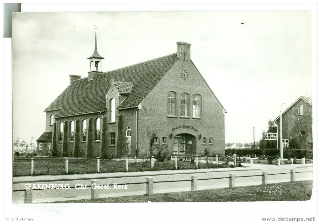 SPAKENBURG * CHR. GEREF. KERK * KLEDERDRACHT * ANSICHTKAART * CPA *  (3559w) - Spakenburg