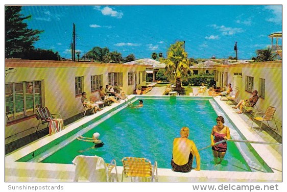 Florida Clearwater Beach Golden Villa Motel With Pool - Clearwater