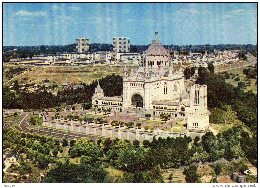 LISIEUX - Vue Aérienne - La Basilique Et La Nouvelle Agglomération D'Hauteville Zup - Lisieux