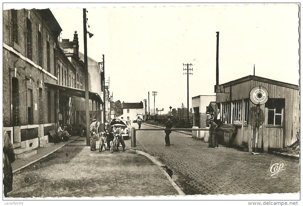 JEUMONT LE POSTE FRONTIERE DOUANE FRANCAISE DANS LES ANNEES +- 1950 - Jeumont