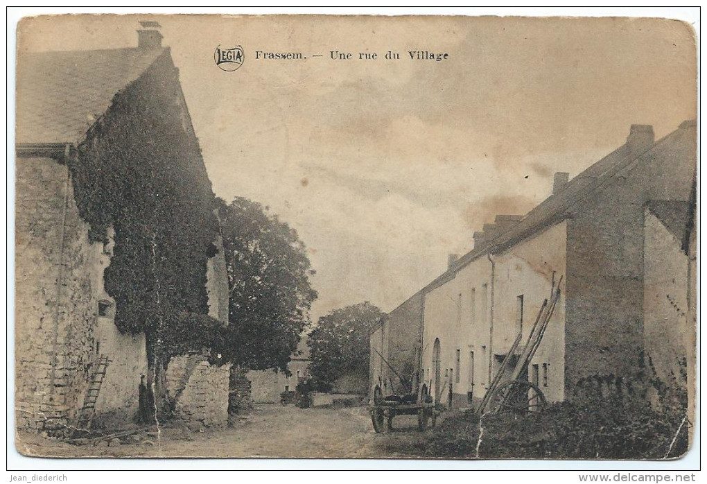 Frassem - Fruessem (Arlon) - Une Rue Du Village - Autres & Non Classés