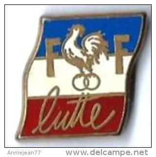 FEDERATION FRANCAISE DE LUTTE - COQ Sur Drapeau - Lutte