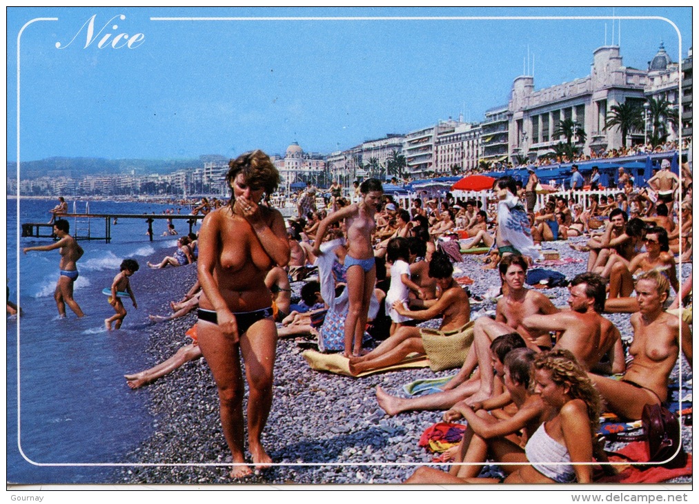 La Côte D´Azur... Nice La Plage N°12613 éd Mar - Pin Up Seins Nus - Other & Unclassified