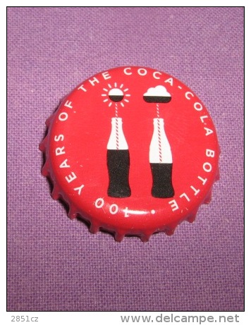 Coca-cola - Bottle Cap / Magnet - 100 Years Of The Coca-cola Bottle, Croatia, 2015. - Casquettes