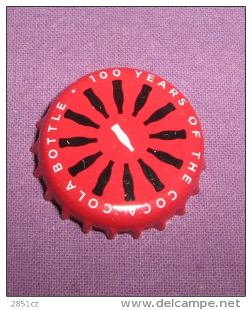 Coca-cola - Bottle Cap / Magnet - 100 Years Of The Coca-cola Bottle, Croatia, 2015. - Cappellini, Berretti, Visiere, …