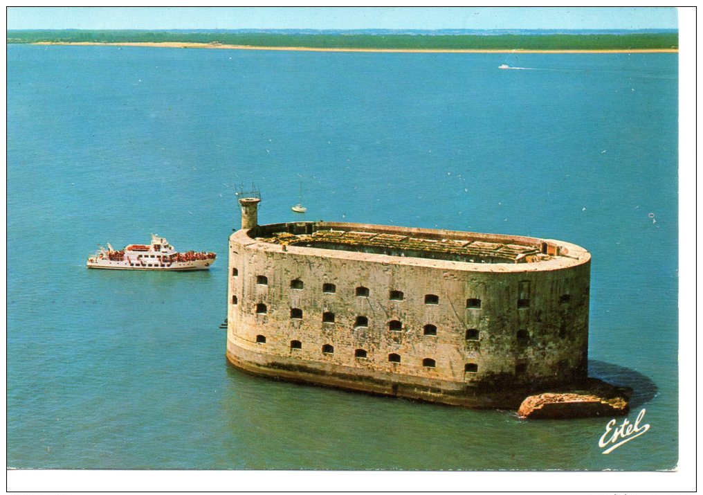 Entre L Ile D Oléron Et D Aix -- Le Fort Boyard ..... ( 2 Scanne -- Réf 14 178  ) - Ile D'Oléron