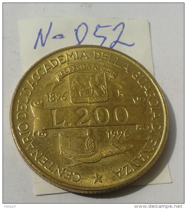 ITALIE ITALY 200 LIRE 1996 . KM#184    ( Lot - N -852) - 200 Liras