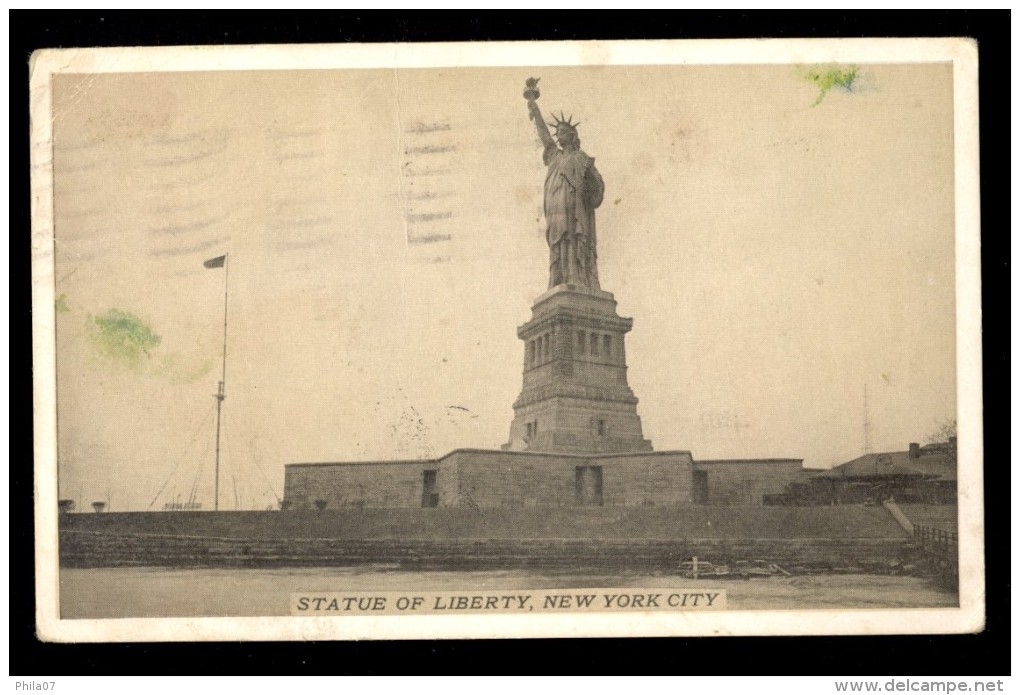 Statue Of Liberty, New York City / Postcard Circulated - Statue De La Liberté