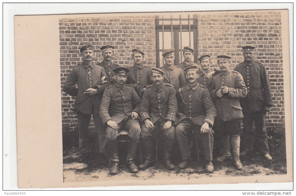 Photocarte Allemande- Militaires Soldats Allemand  Brassard Croix Rouge(guerre 14-18) - Guerre 1914-18