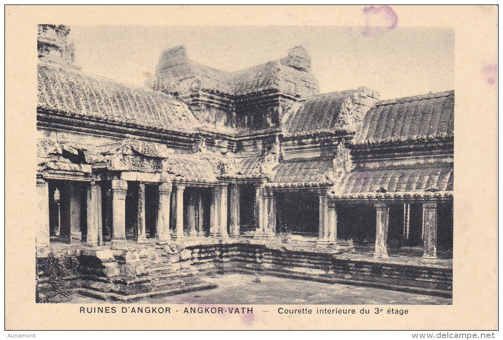 Camboya--Angkor--Courete Interieure Du 3º Etage - Camboya