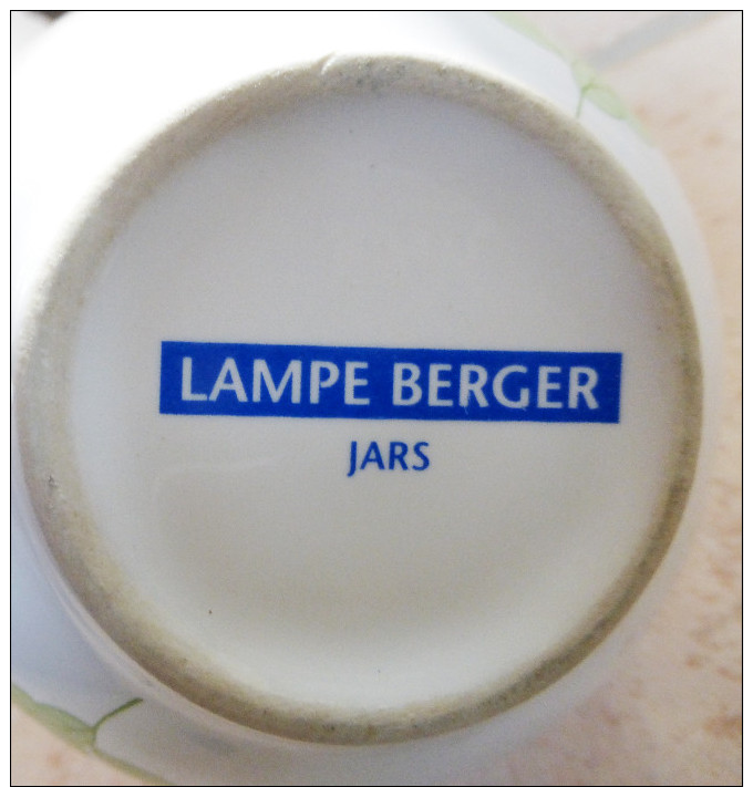 ANCIENNE LAMPE  BERGER  - En Porcelaine -  Marquée JARS  Motif  Fleurs - Other & Unclassified