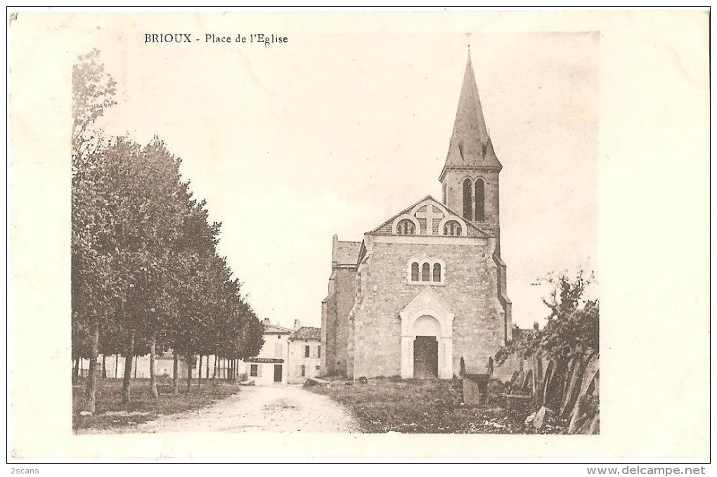 Dépt 79 - BRIOUX-SUR-BOUTONNE - Place De L'Église - Brioux Sur Boutonne