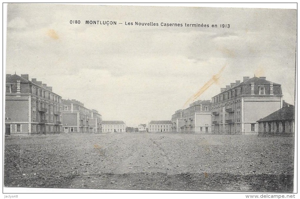 MONTLUCON  Cpa (03 ) Les Nouvelles Casernes Terminées En 1913 - Montlucon