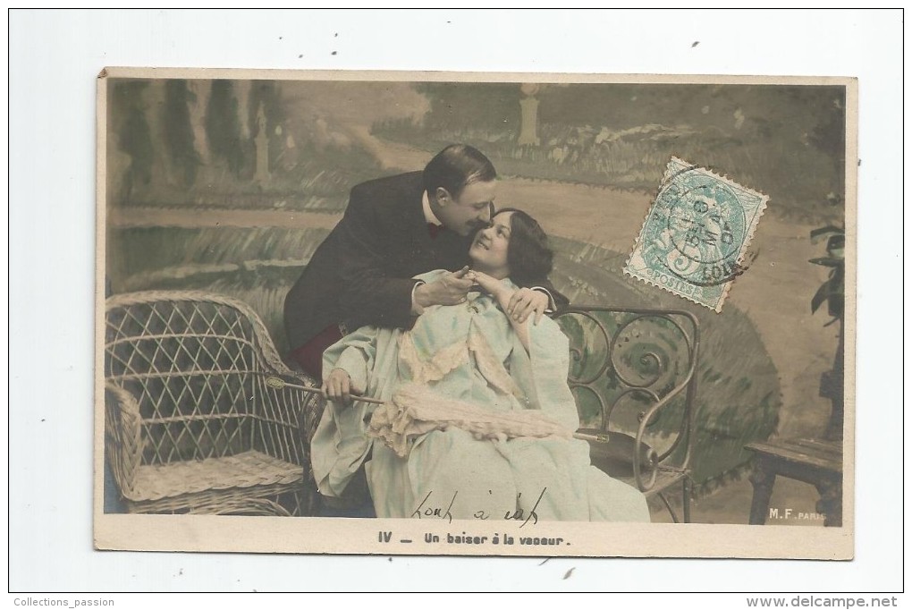 Cp , Couples , N° IV , Dos Simple , Voyagée 1905 , Un Baiser.... - Paare