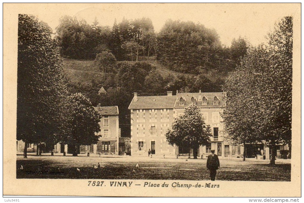 CPA-VINAY (38 ) - Aspect De La Place Du Champ-de-Mars En 1935 - Vinay