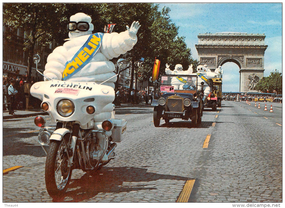 ¤¤  -  Cyclisme  -   Tour De France  -  L'Arrivée Du BIBENDUM MICHELIN Sur Les Champs Elysées  -  Moto , Motard - Cyclisme