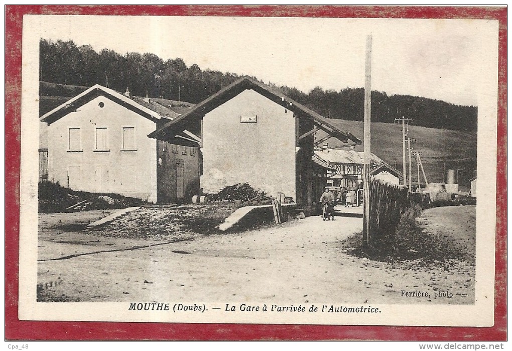 Doubs : Mouthe, La Gare A L'Arrivée De L'Automotrice - Mouthe