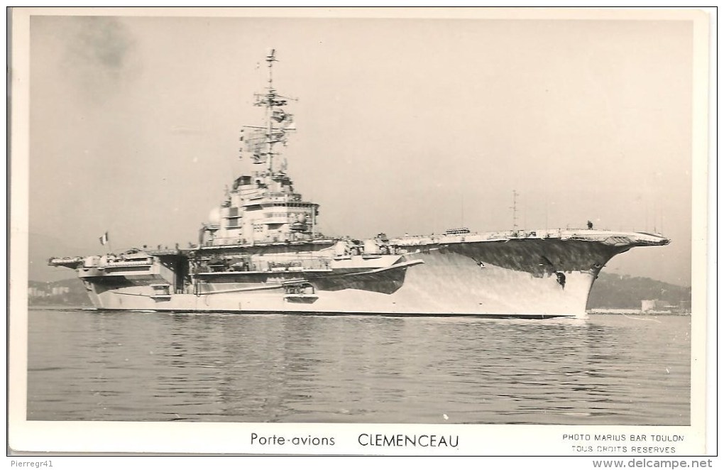 CPA-1965--NAVIRES GUERRE-PORTES-AVIONS-CLEMENCEAU-Editeur -Maruis BAR-TBE - Guerre