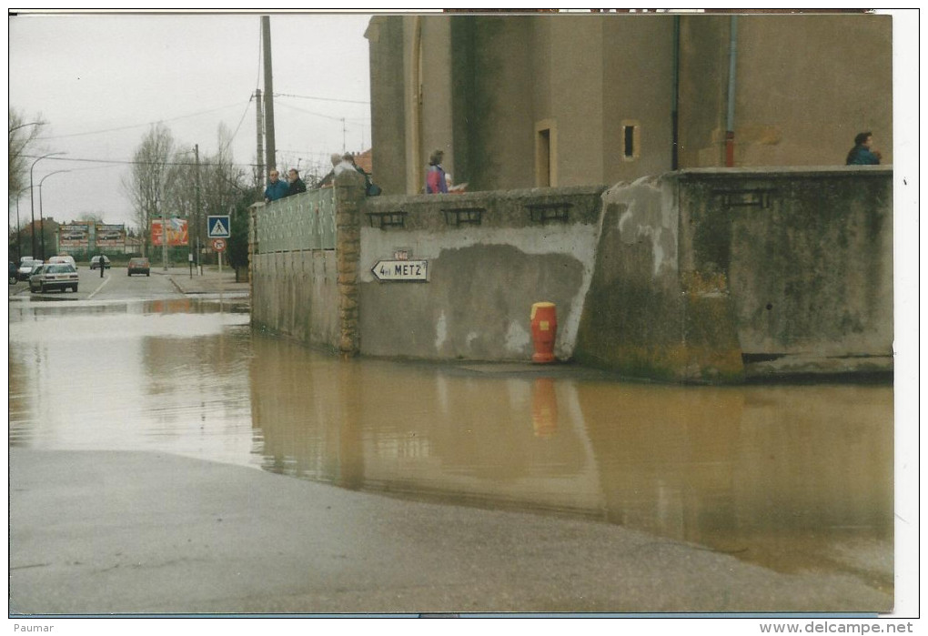 10x15  Metz -Magny   Innondations Pres De L´Eglise En Janvier 1997 - Sonstige & Ohne Zuordnung