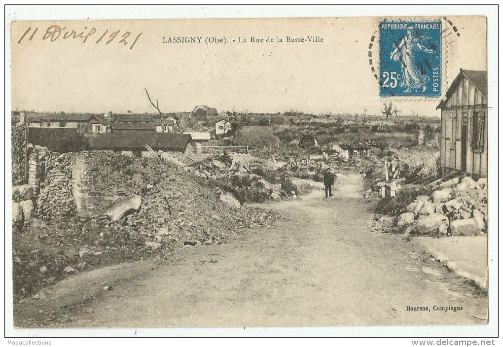 Lassigny (60.Oise) La Rue De La Basse Ville - Lassigny