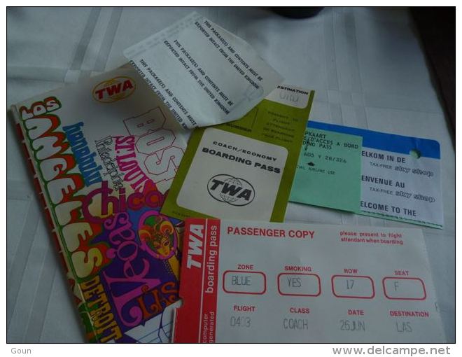 LC118 AA1-16  TWA Airlines  - Lot De Petits Documents - Baggage Labels & Tags