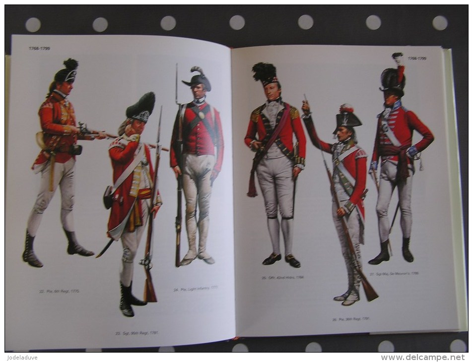 BRITISH INFANTRY UNIFORMS SINCE 1660 Barthrop Turner Empire Guerre 1940 1945 1914 1918  Armée Infantrie Napoléon