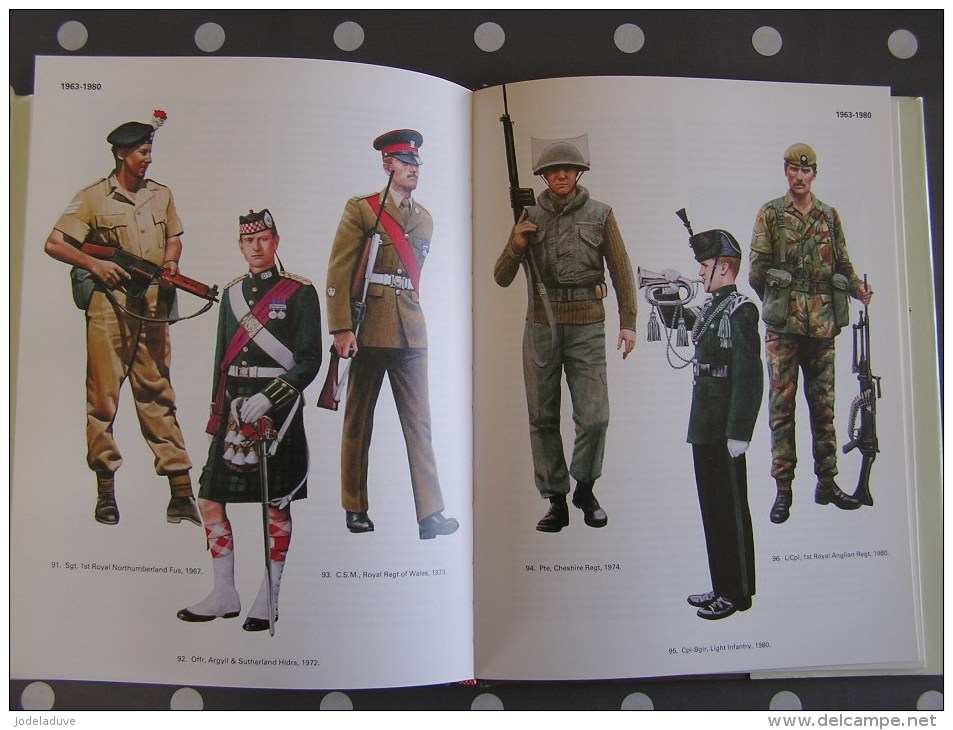 BRITISH INFANTRY UNIFORMS SINCE 1660 Barthrop Turner Empire Guerre 1940 1945 1914 1918  Armée Infantrie Napoléon