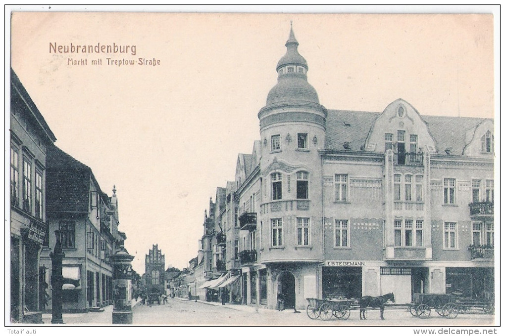 NEUBRANDENBURG Markt Treptow Str Pferde Wagen Litfaßsäule Geschäft Wasserspender Odewr Schwengelpumpe 8.6.1924 Datiert - Neubrandenburg