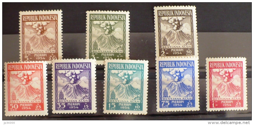 INDONESIE VOLCANS, Volcan, Geologie, Yvert 74/81 Merapi 1954. * Hinged - Vulkanen