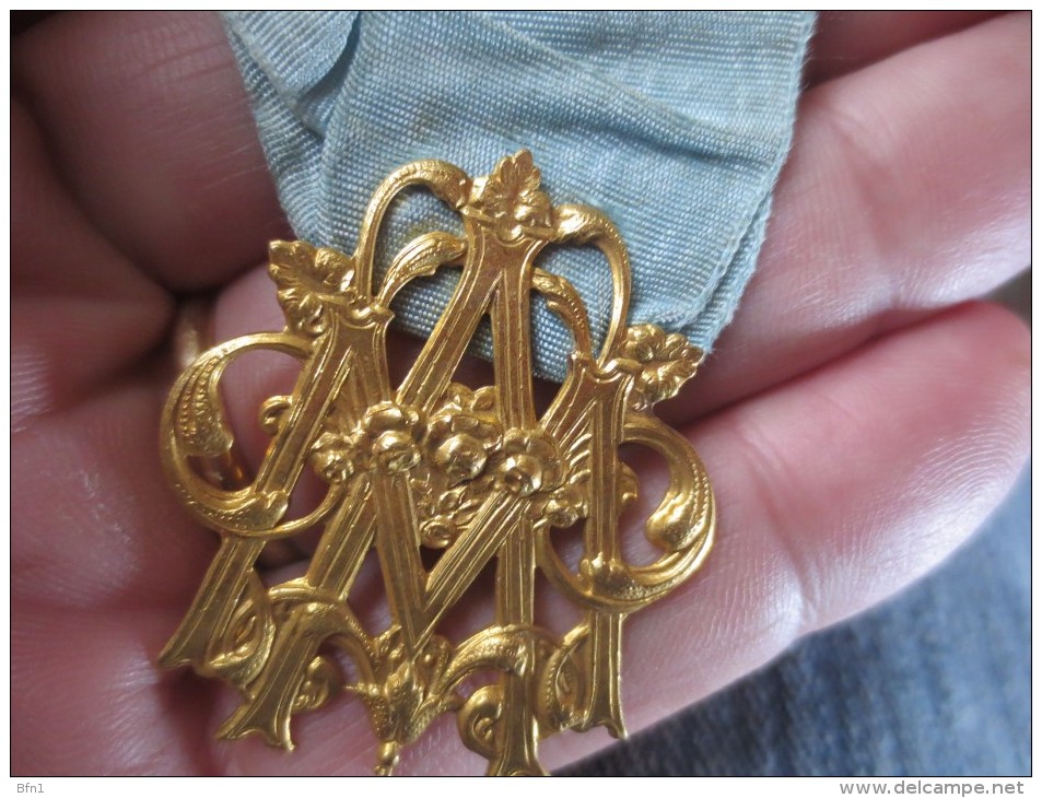 ANCIENNE MEDAILLE DE PELERINAGE - VOIR PHOTOS - Religion & Esotericism