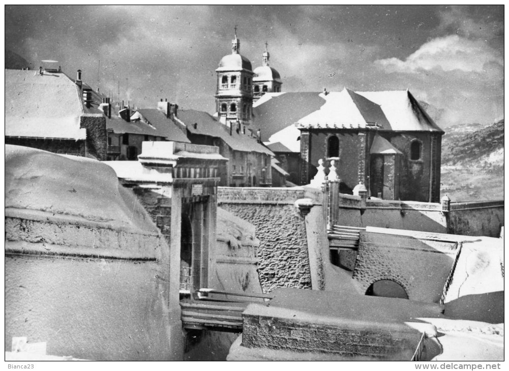 B12132 Briançon Sous La Neige - La Collégiale Et Les Remparts - Briancon