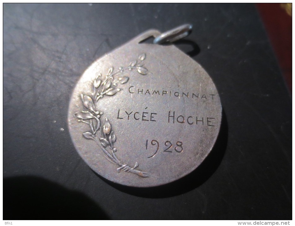 PENDENTIF - CHAMPIONNAT LYCEE HOCHE - 1928-  VOIR PHOTOS - Pendentifs