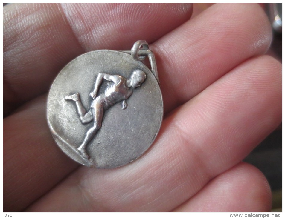 PENDENTIF - CHAMPIONNAT LYCEE HOCHE - 1928-  VOIR PHOTOS - Pendentifs