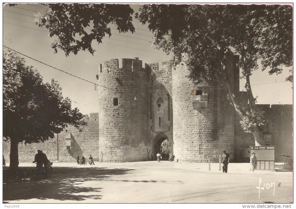 PP581 - POSTAL - AIGUES MORTES - PORTE DE LA GARDETTE - Aigues-Mortes