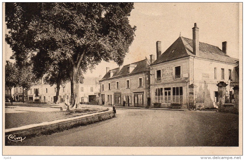 CP  GENILLE   Pace De L'église - Genillé