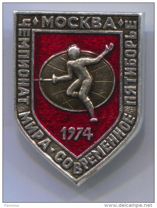 FENCING / SWORDSMANSHIP - Moscow 1974. Russian Pin Badge, 35 X 25 Mm - Schermen