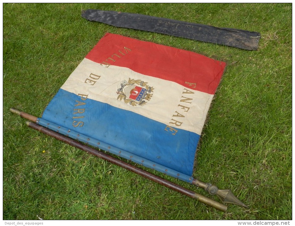 SUPERBE DRAPEAU FANFARE De PARIS Années 1920-1930 à Voir !!!!!!!!! - Drapeaux