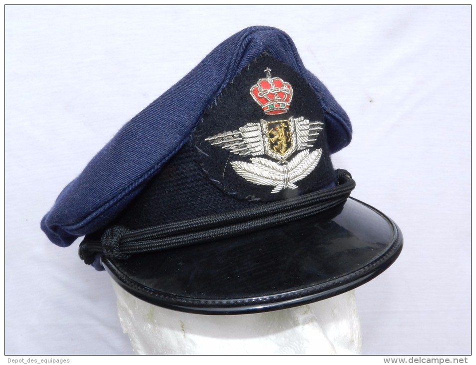 LOT 2 CASQUETTES OFFICIER  ARMEE AIR BELGIQUE Années 1980   à Voir !!!!!!!!! - Casques & Coiffures