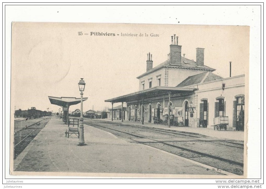 45 PITHIVIERS INTERIEUR DE LA GARE CPA BON ETAT - Stazioni Senza Treni