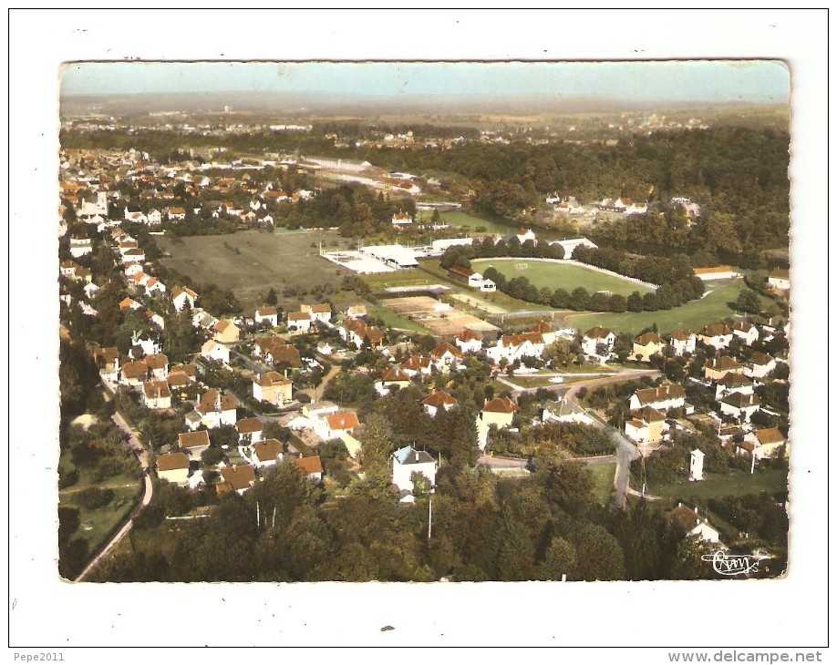 CPSM : 25 VALENTIGNEY Vue Générale Aérienne : Maisons - Champs - Stade - Vue Peu Commune - Valentigney