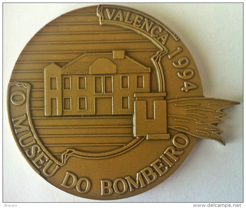 PORTUGAL - Fireman / Firemen / Pompiers - BIG MEDAL - BOMBEIROS VOLUNTÁRIOS VALENÇA - Museum / Museu 1994 - Pompiers