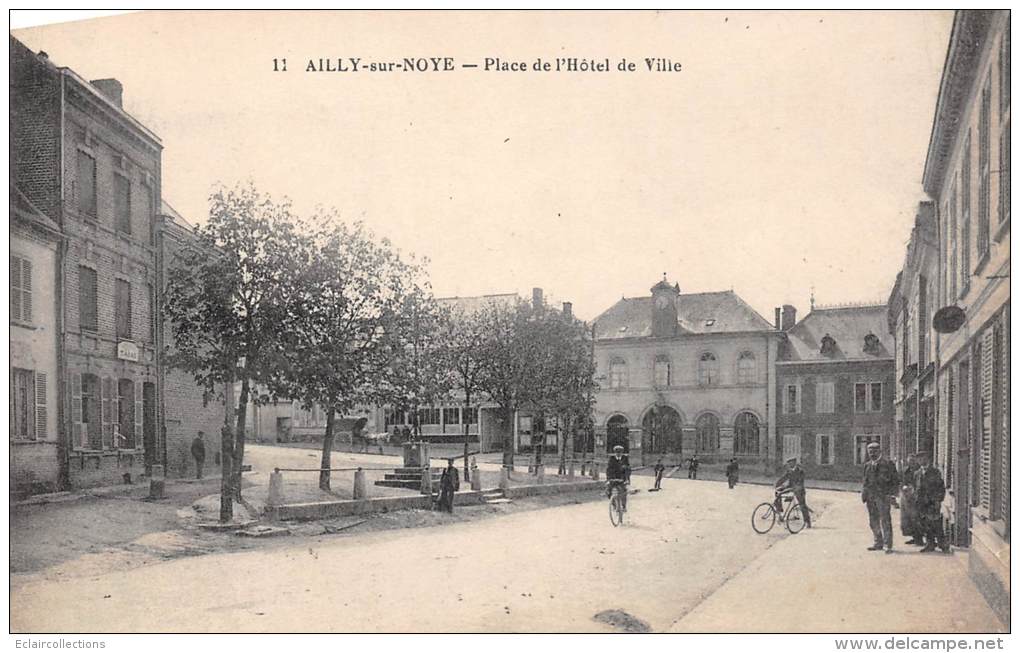 Ailly Sur Noye      80      Place De L'Hôtel De Ville - Ailly Sur Noye