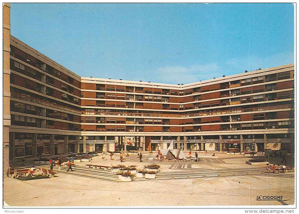 CPM 38 - Echirolles - Ville Neuve - Place De La Convention - Echirolles