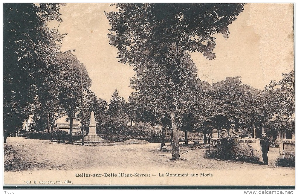 CELLES - Sur - BELLE       (  79  )     Le  Monument  Aux  Morts - Celles-sur-Belle