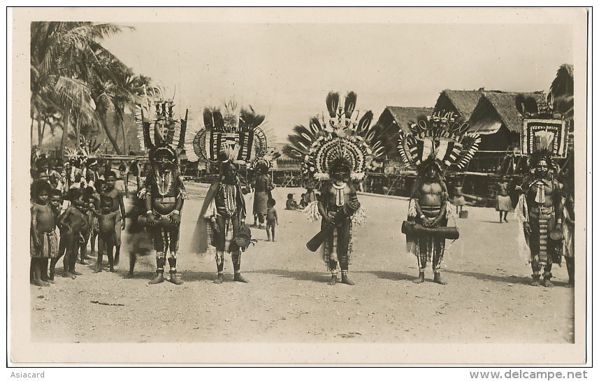 Real Photo Costumed Natives And Nude Kids In A Band Nose Piercing - Papouasie-Nouvelle-Guinée