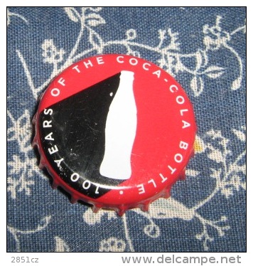 Coca-cola - Bottle Cap / Magnet - 100 Years Of The Coca-cola Bottle, Croatia, 2015. - Mützen/Caps